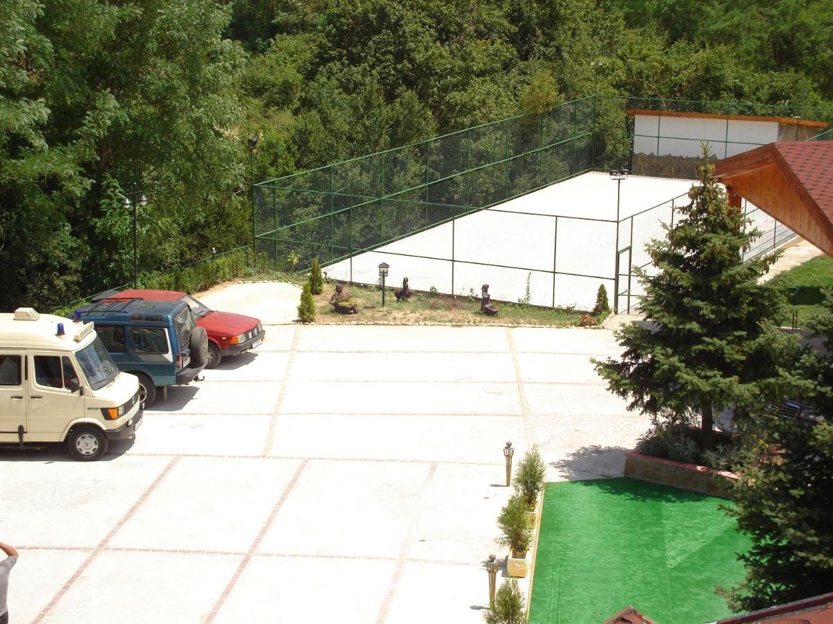 Хотел Галина Палас Srem Εξωτερικό φωτογραφία