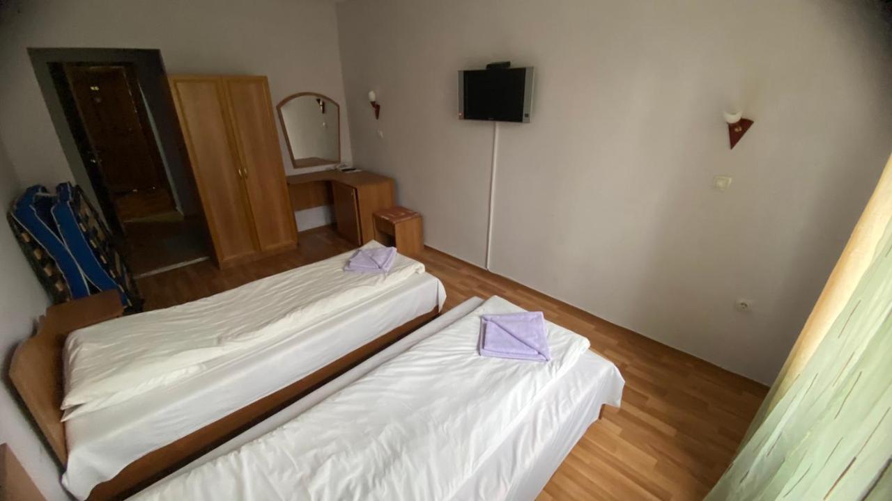 Хотел Галина Палас Srem Εξωτερικό φωτογραφία
