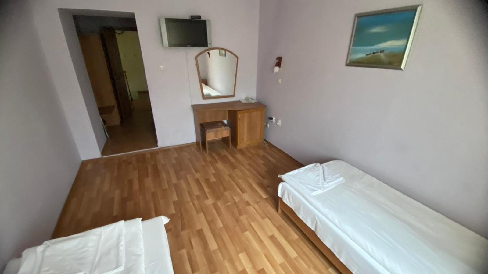 Хотел Галина Палас Srem Εξωτερικό φωτογραφία